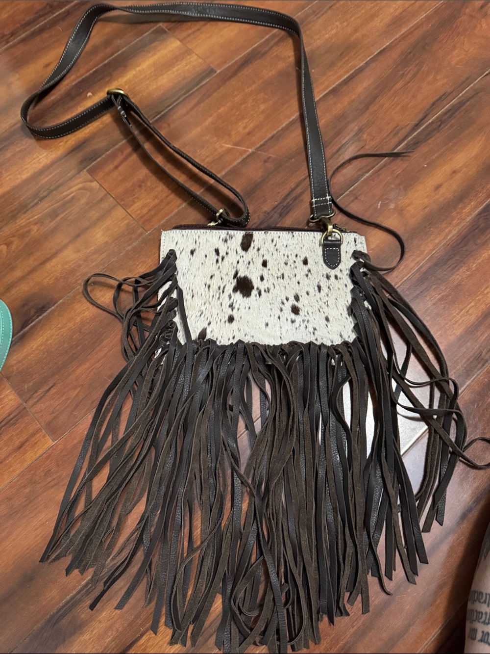 Brown Fringed Cowhide Crossbody Bag - Black & White trinity ran h